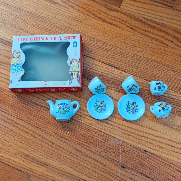 Toy China Tea Set - Picture 1 of 6